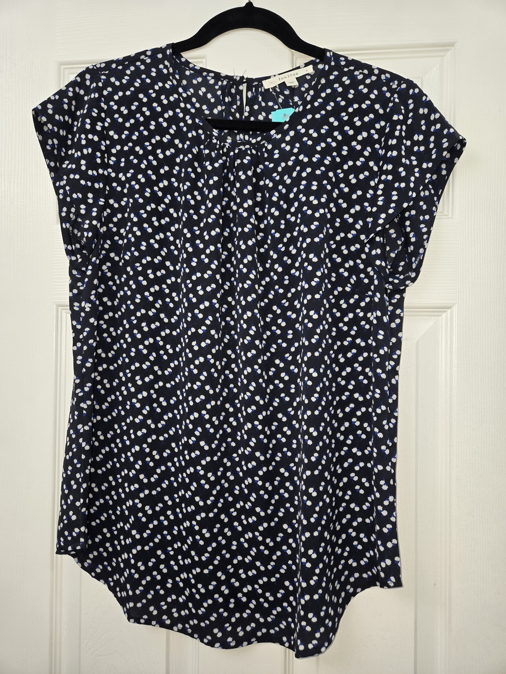 NWT Fun2Fun Women’s Navy Blue Dot Print Cap Sleeve Top; Size L